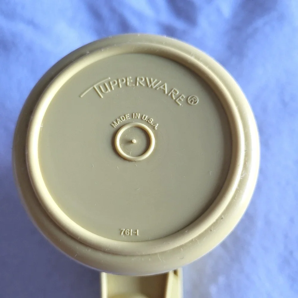 Vintage Set of 6 Tupperware Harvest Gold Nesting Measuring Cups Complete EUC